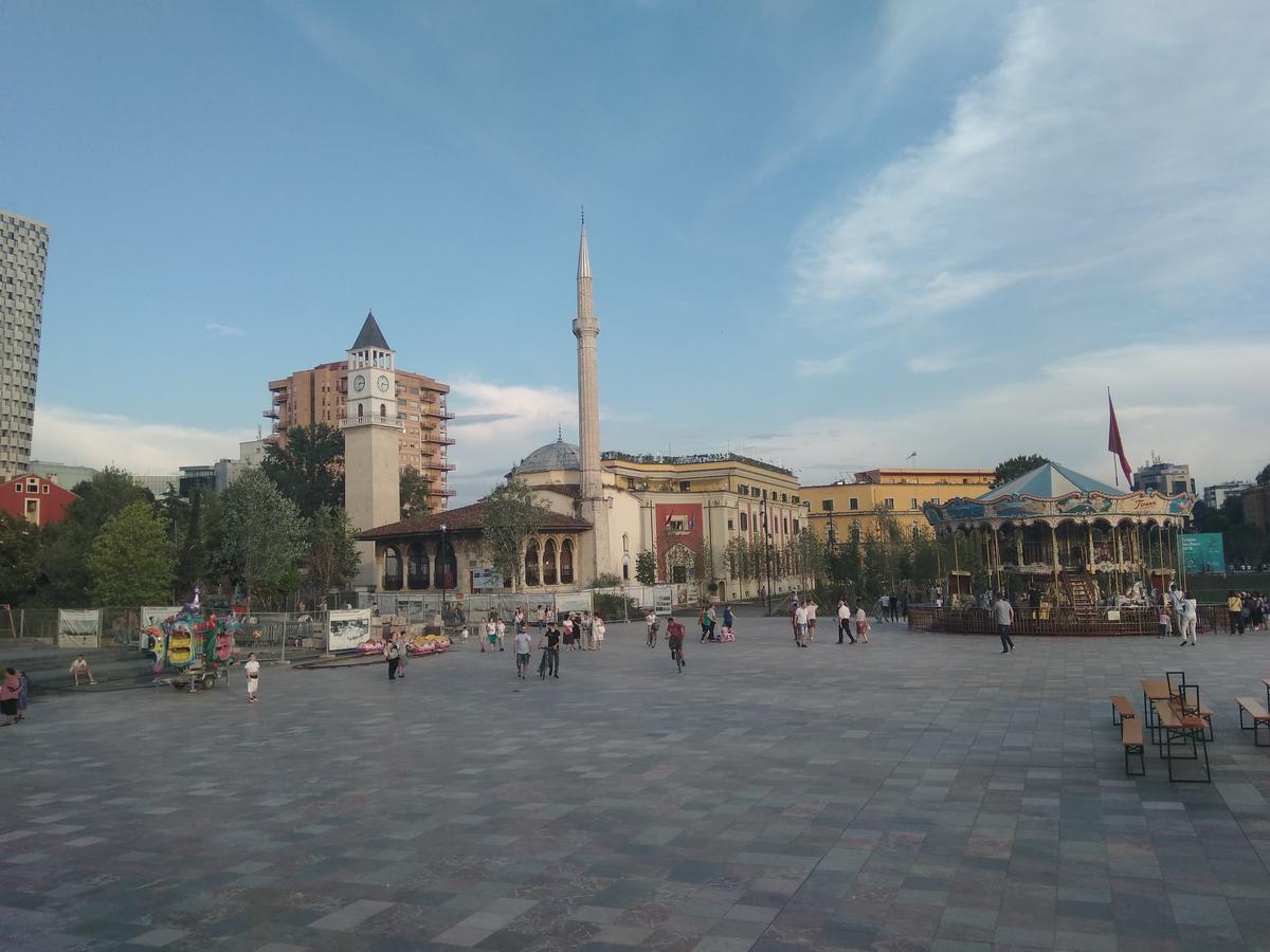Tirana City Center Lejlighed Eksteriør billede